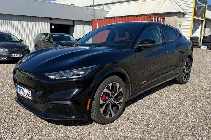 Sort Ford Mustang Mach-E fra 2023