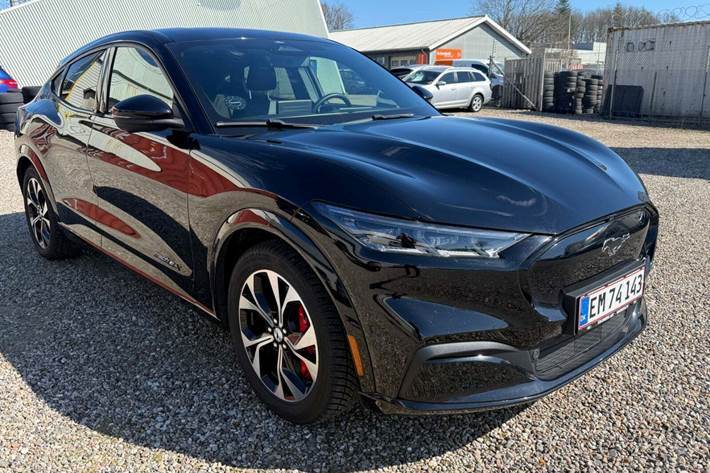 Sort Ford Mustang Mach-E fra 2023