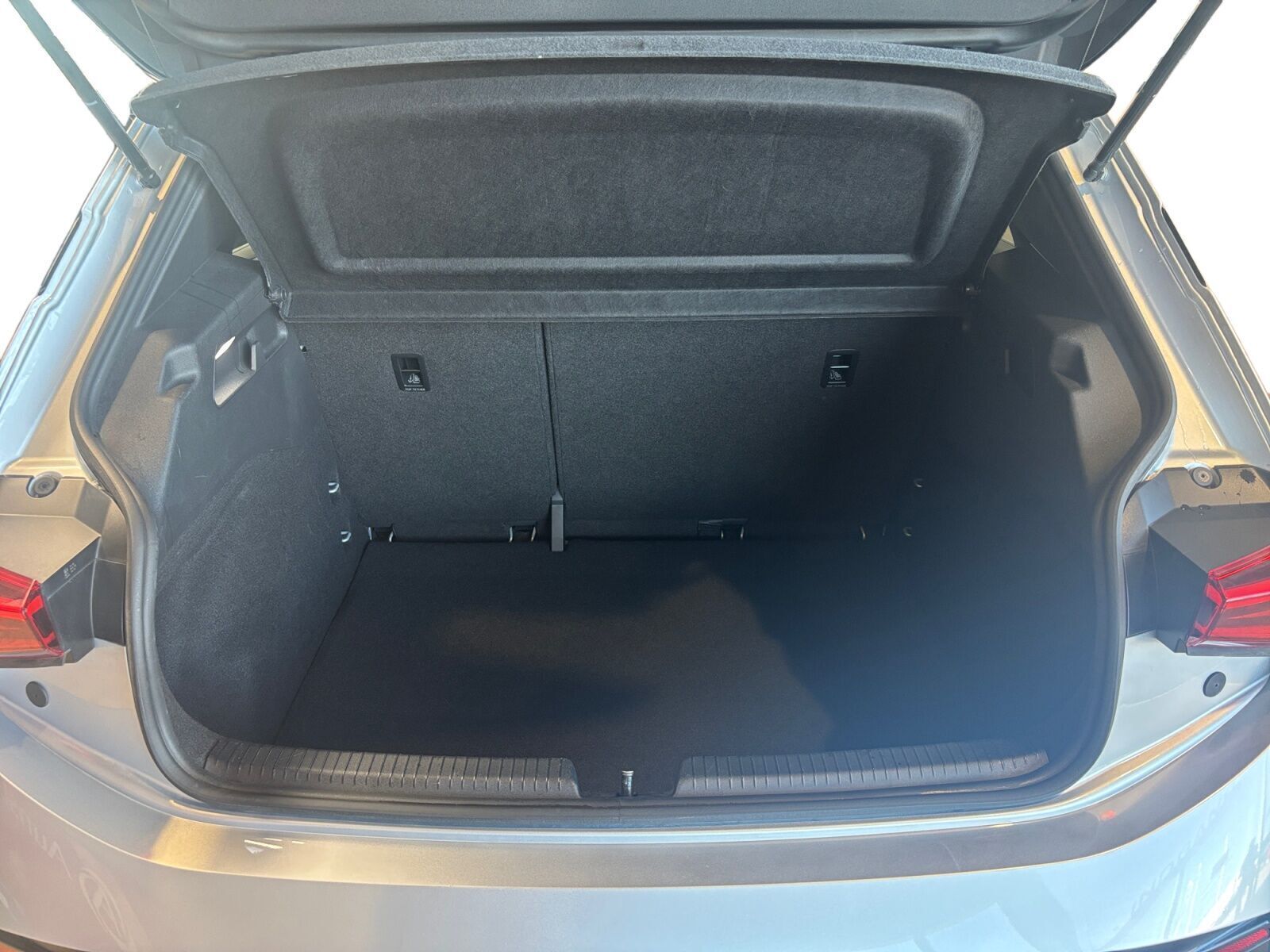 Sølv Cupra Born fra 2023