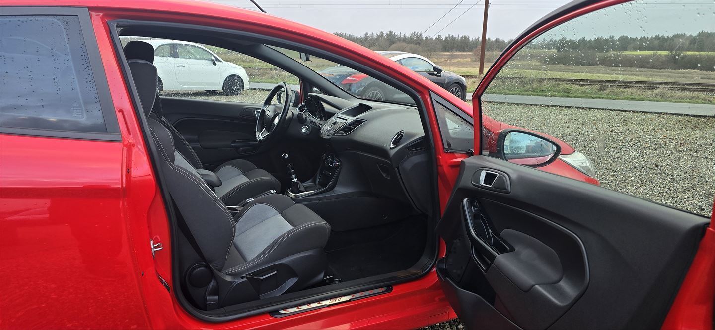 Ford Fiesta FORD FIESTA ST 1.6 (182 HK)