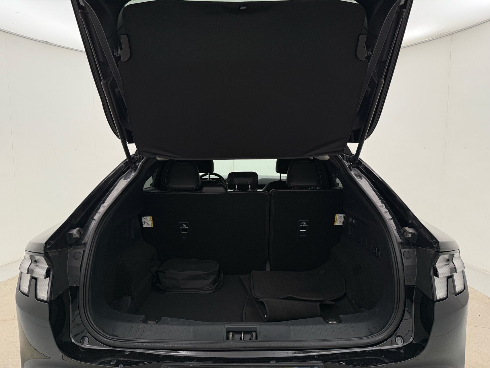 Sort Ford Mustang Mach-E fra 2022