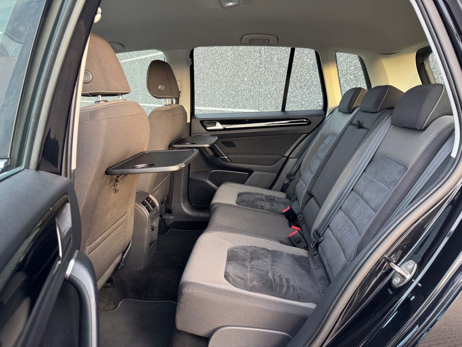 Sort VW Golf Sportsvan fra 2015