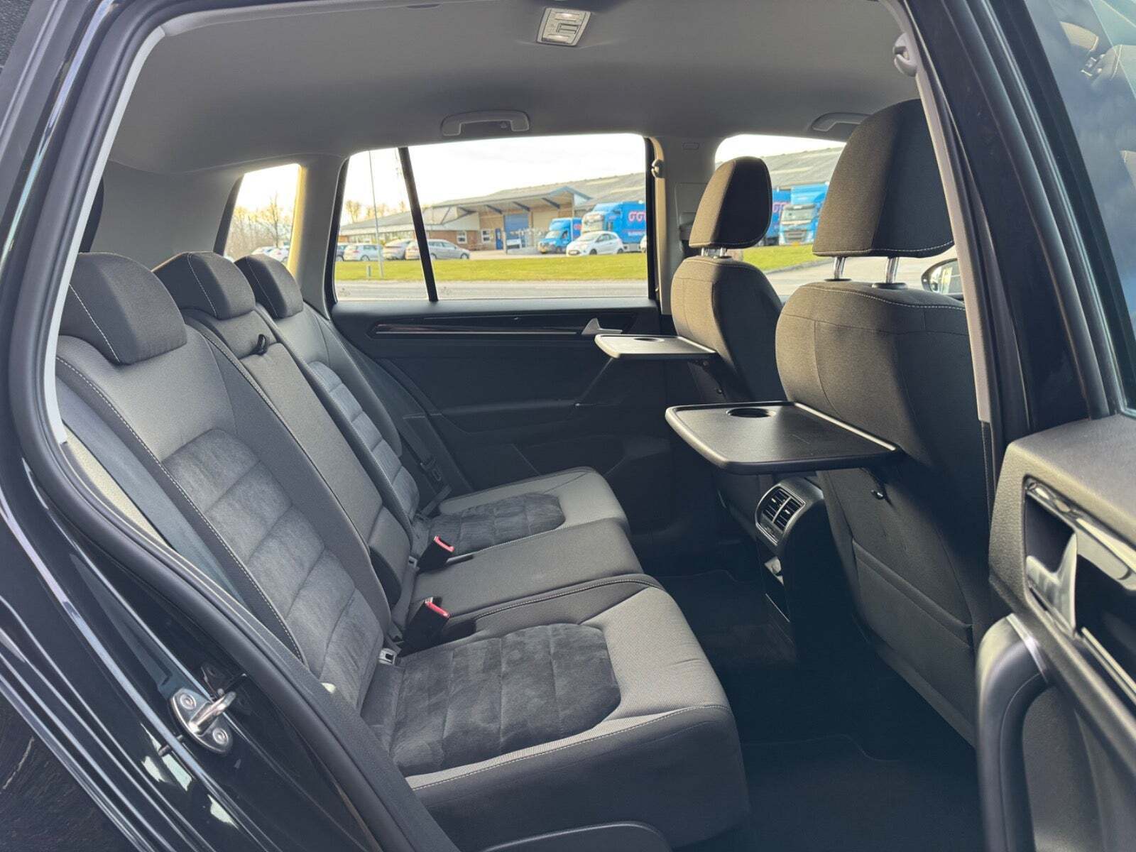 Sort VW Golf Sportsvan fra 2015
