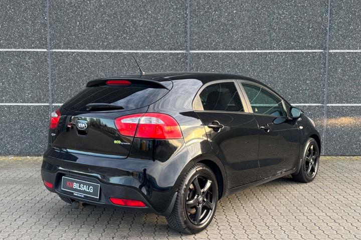 Sort Kia Rio fra 2014
