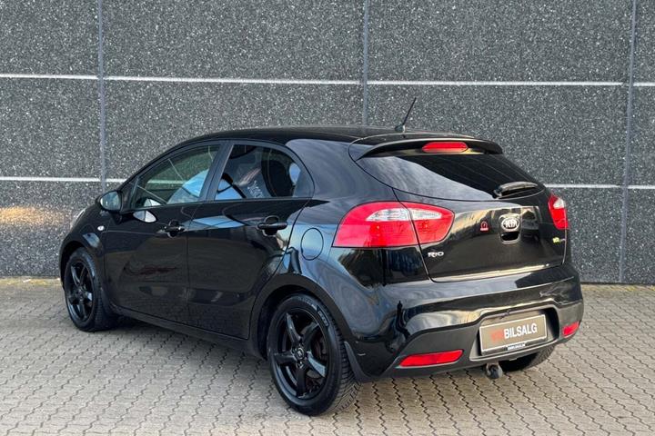 Sort Kia Rio fra 2014
