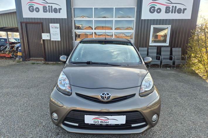 Grøn Toyota Aygo fra 2012