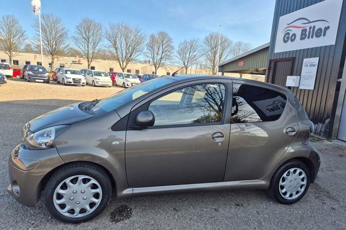 Grøn Toyota Aygo fra 2012