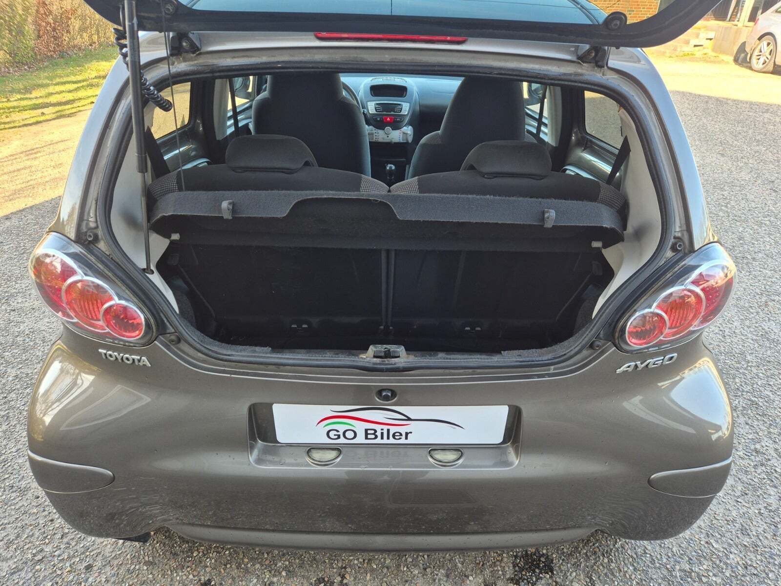 Grøn Toyota Aygo fra 2012