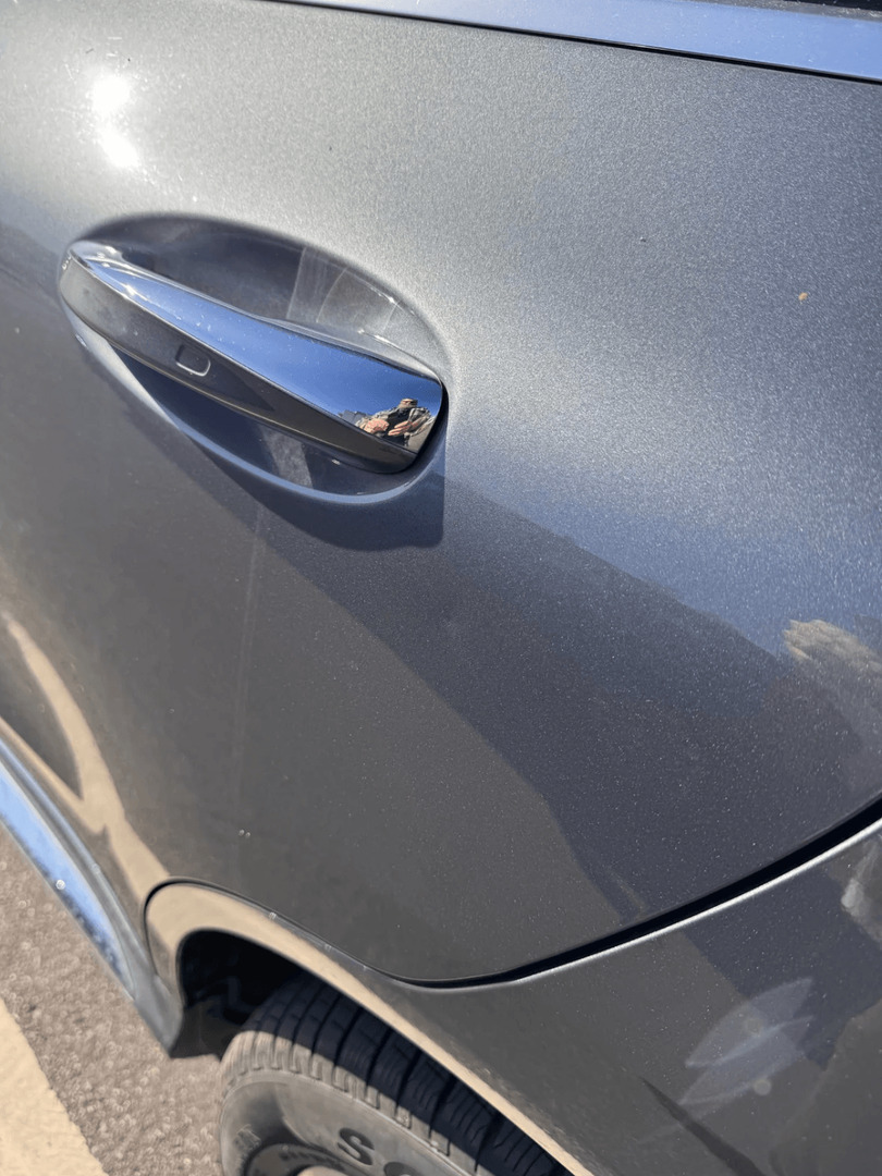 Grå Mercedes EQC400 fra 2020