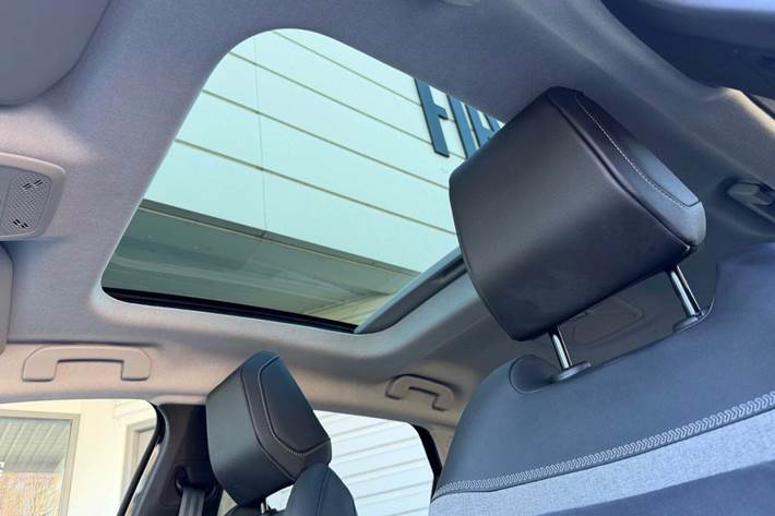 Sort Citroën ë-C4 X fra 2023