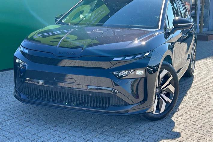 Sort Skoda Enyaq fra 2026 set udefra