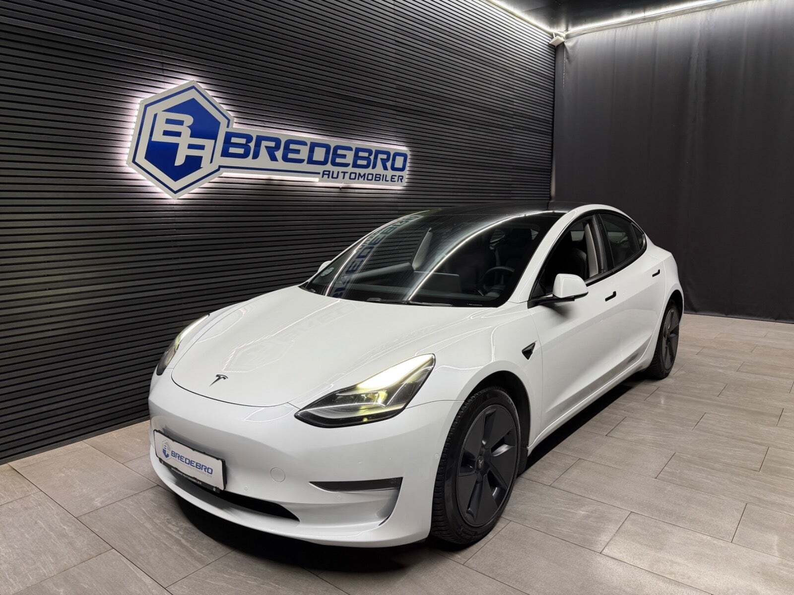 Tesla Model 3 Long Range AWD