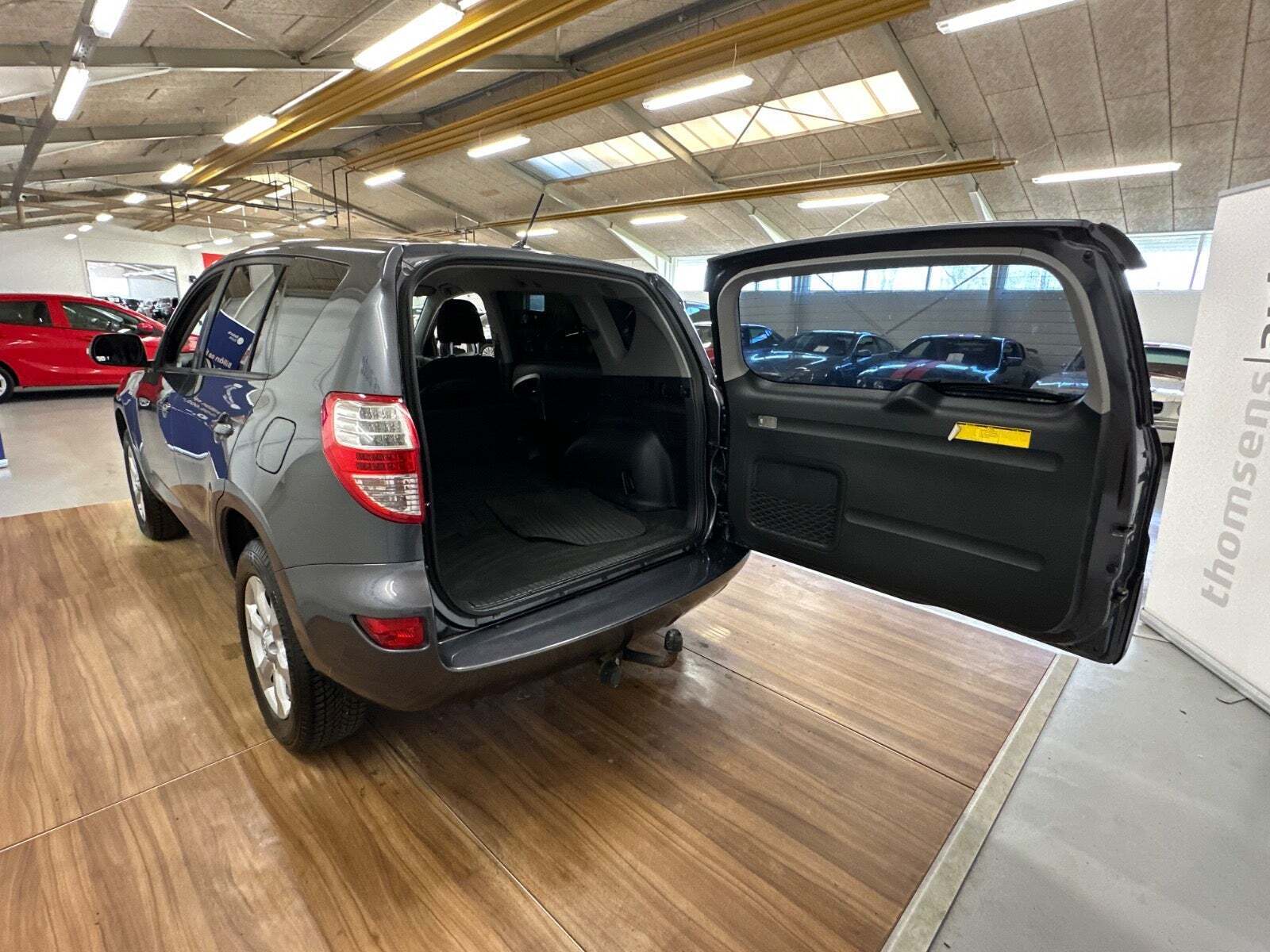 Toyota RAV4 2,2 D-CAT 150 T3 aut. 4x4 Van