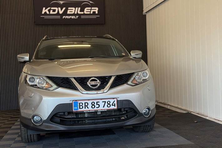 Grå Nissan Qashqai fra 2017