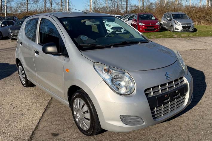 Grøn Suzuki Alto fra 2014