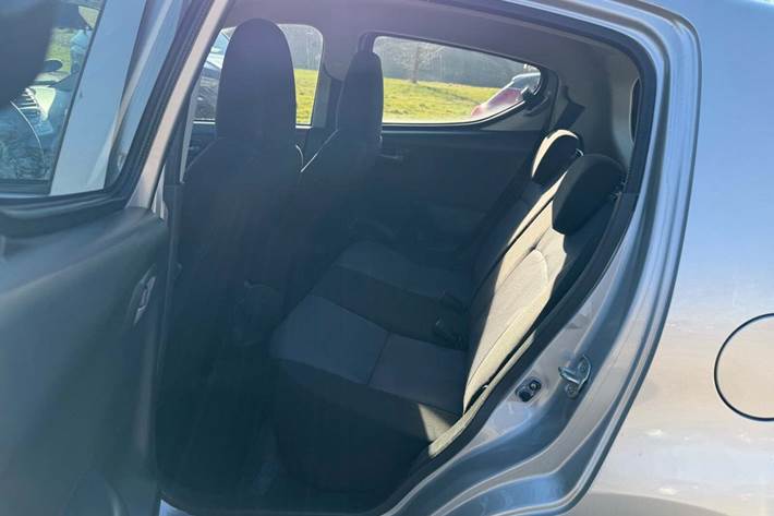 Grøn Suzuki Alto fra 2014