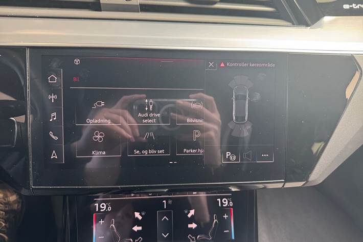 Sort Audi e-tron fra 2022