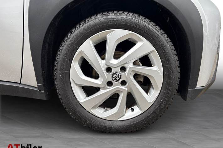 Sølv Toyota Aygo X fra 2023