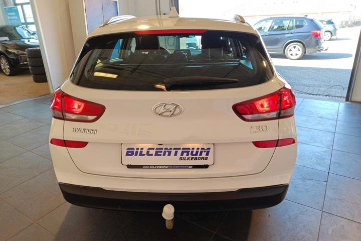 Hvid Hyundai i30 fra 2018