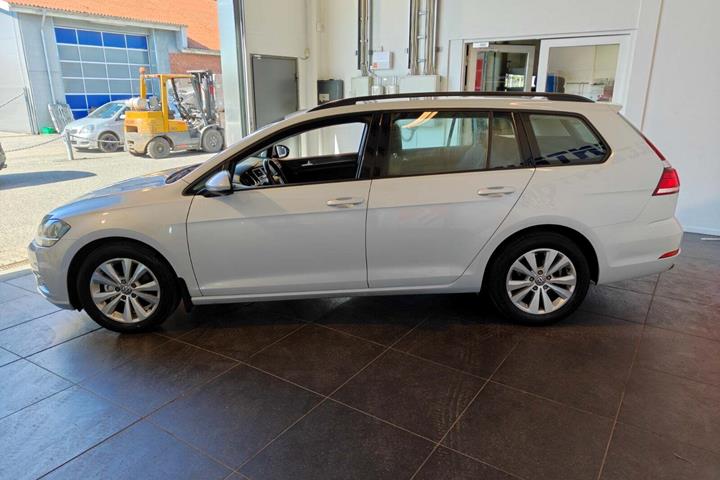 Hvid VW Golf VII fra 2017