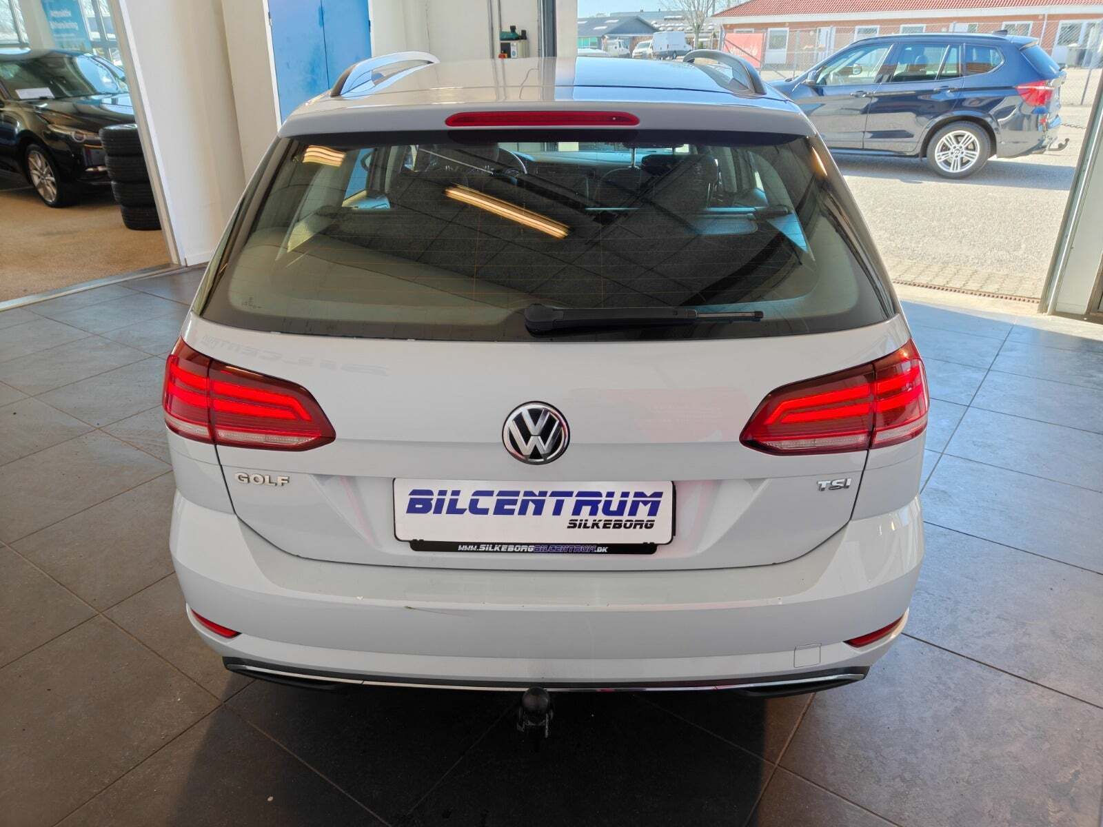 Hvid VW Golf VII fra 2017