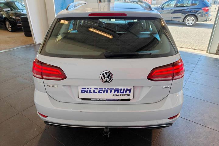 Hvid VW Golf VII fra 2017
