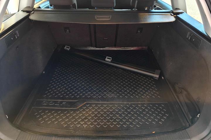 Hvid VW Golf VII fra 2017