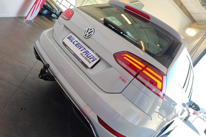 Hvid VW Golf VII fra 2017
