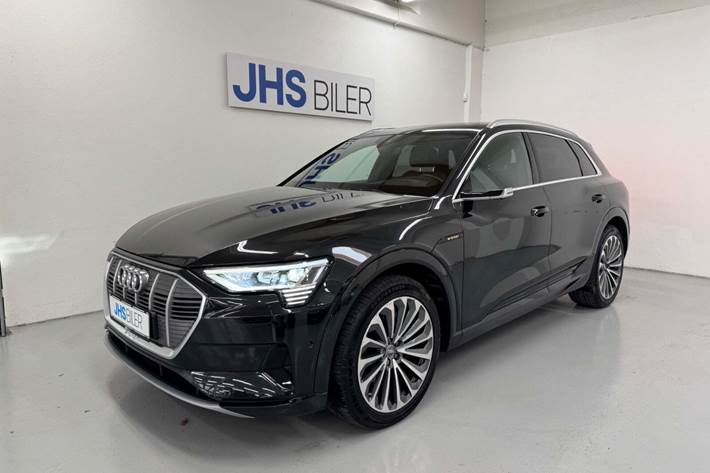 Grå Audi e-tron fra 2020 set udefra