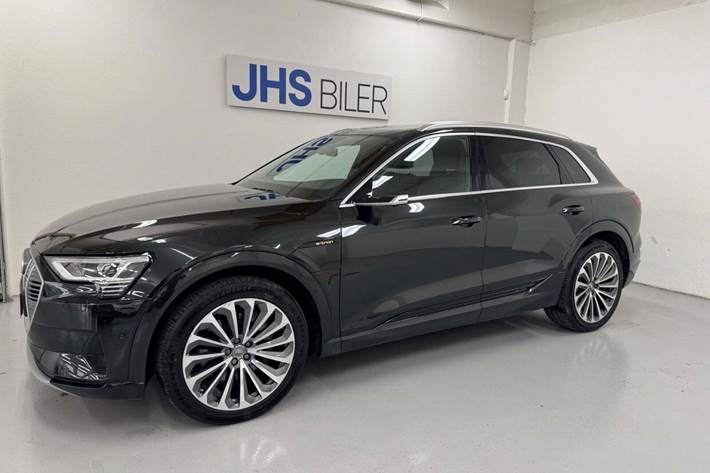 Grå Audi e-tron fra 2020