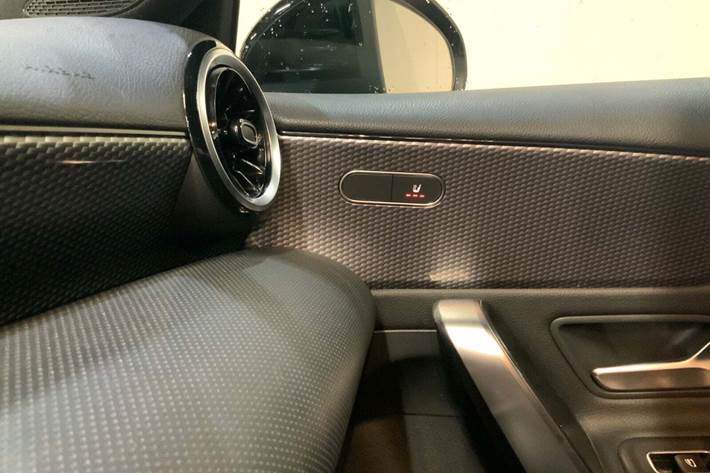 Sort Mercedes A200 d fra 2020