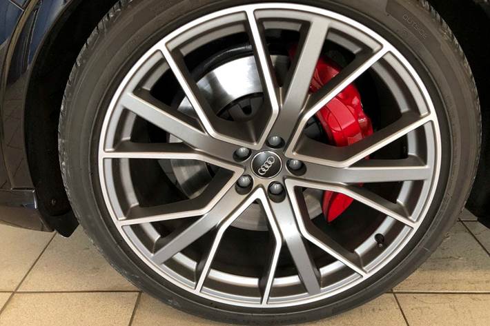 Sort Audi SQ7 fra 2017