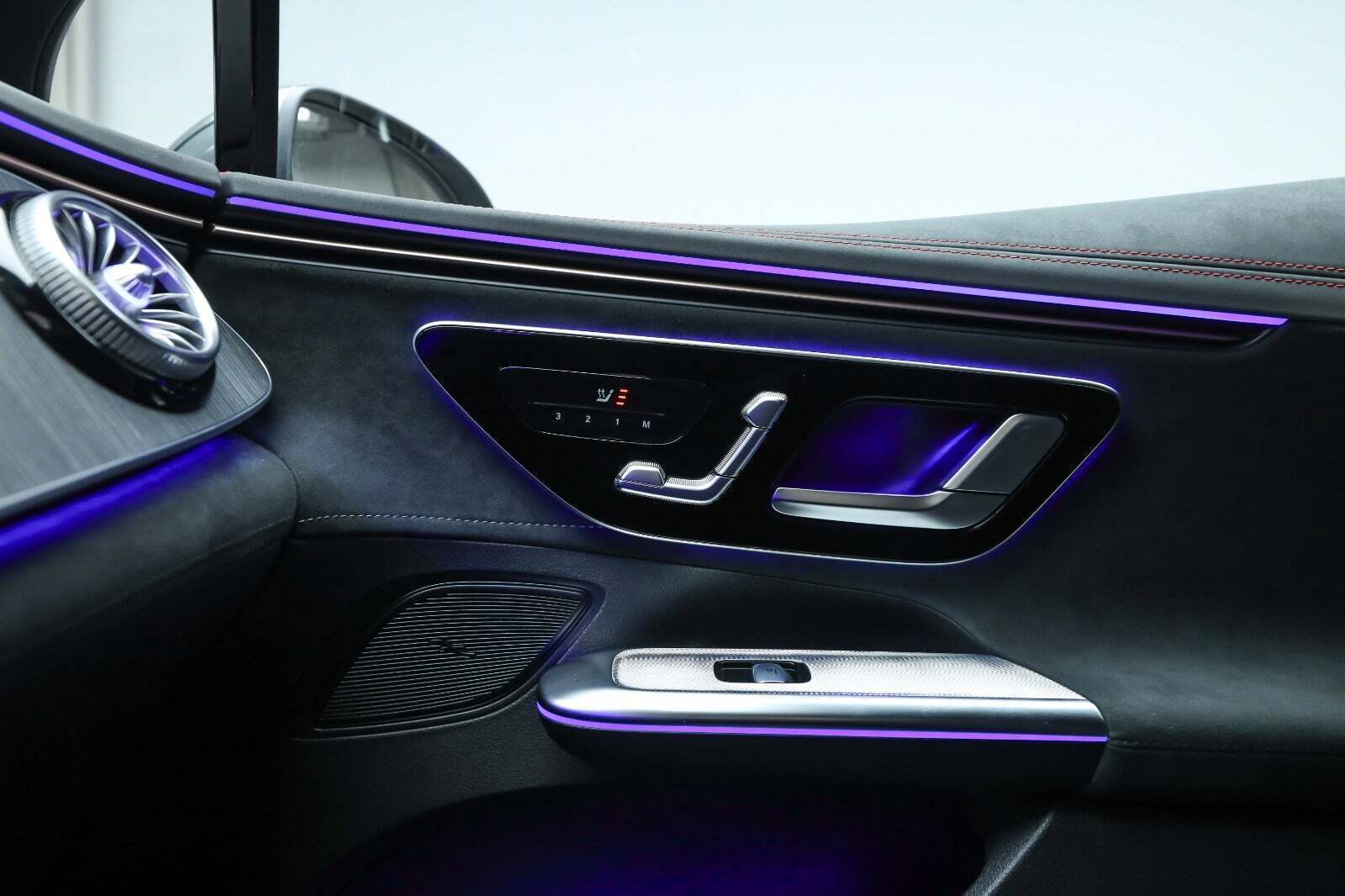 Grå Mercedes EQE350+ fra 2025