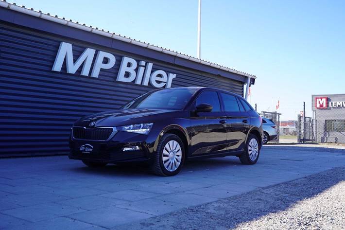 Sort Skoda Scala fra 2021