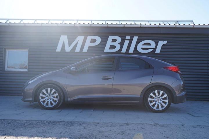 Beige Honda Civic fra 2012