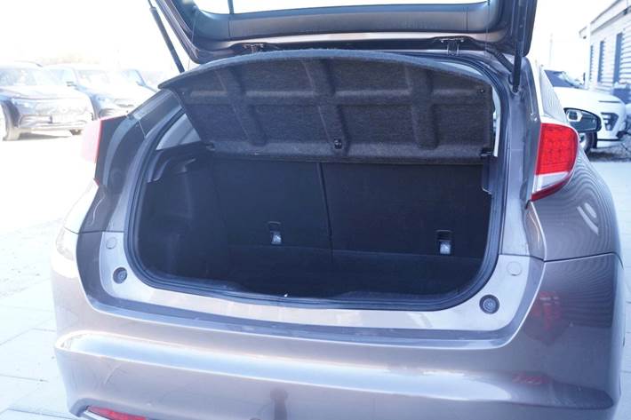 Beige Honda Civic fra 2012