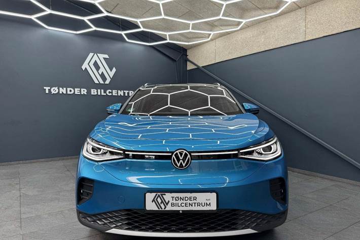 Blå VW ID.4 fra 2025 set udefra