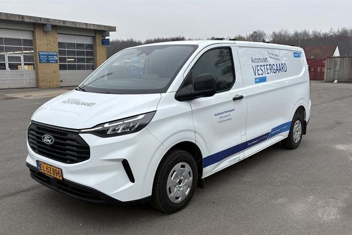 Beige Ford Transit Custom 300 L2 fra 2025 set udefra