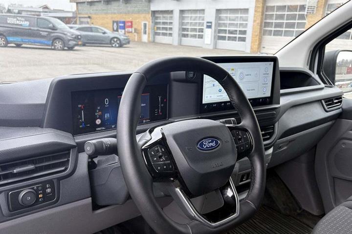 Beige Ford Transit Custom 300 L2 fra 2025