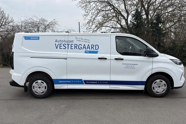 Beige Ford Transit Custom 300 L2 fra 2025