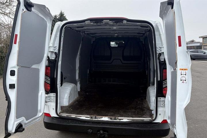 Beige Ford Transit Custom 300 L2 fra 2025