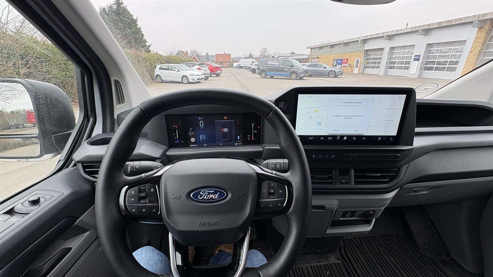 Beige Ford Transit Custom 300 L2 fra 2025