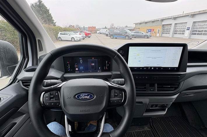 Beige Ford Transit Custom 300 L2 fra 2025