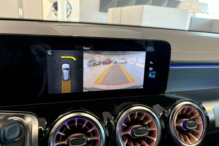 Sort Mercedes EQB300 fra 2022