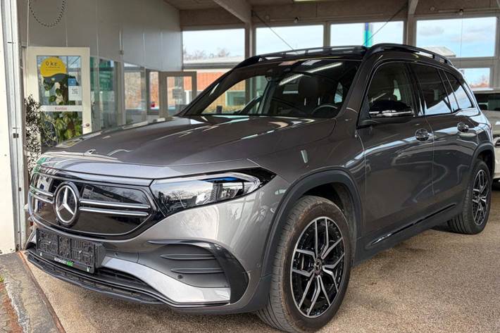 Grå Mercedes EQB300 fra 2023