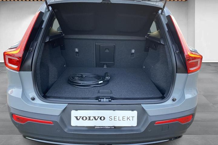 Grå Volvo EX40 fra 2024