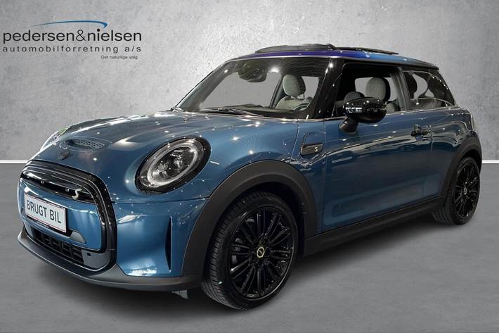 Blå Mini Cooper fra 2022
