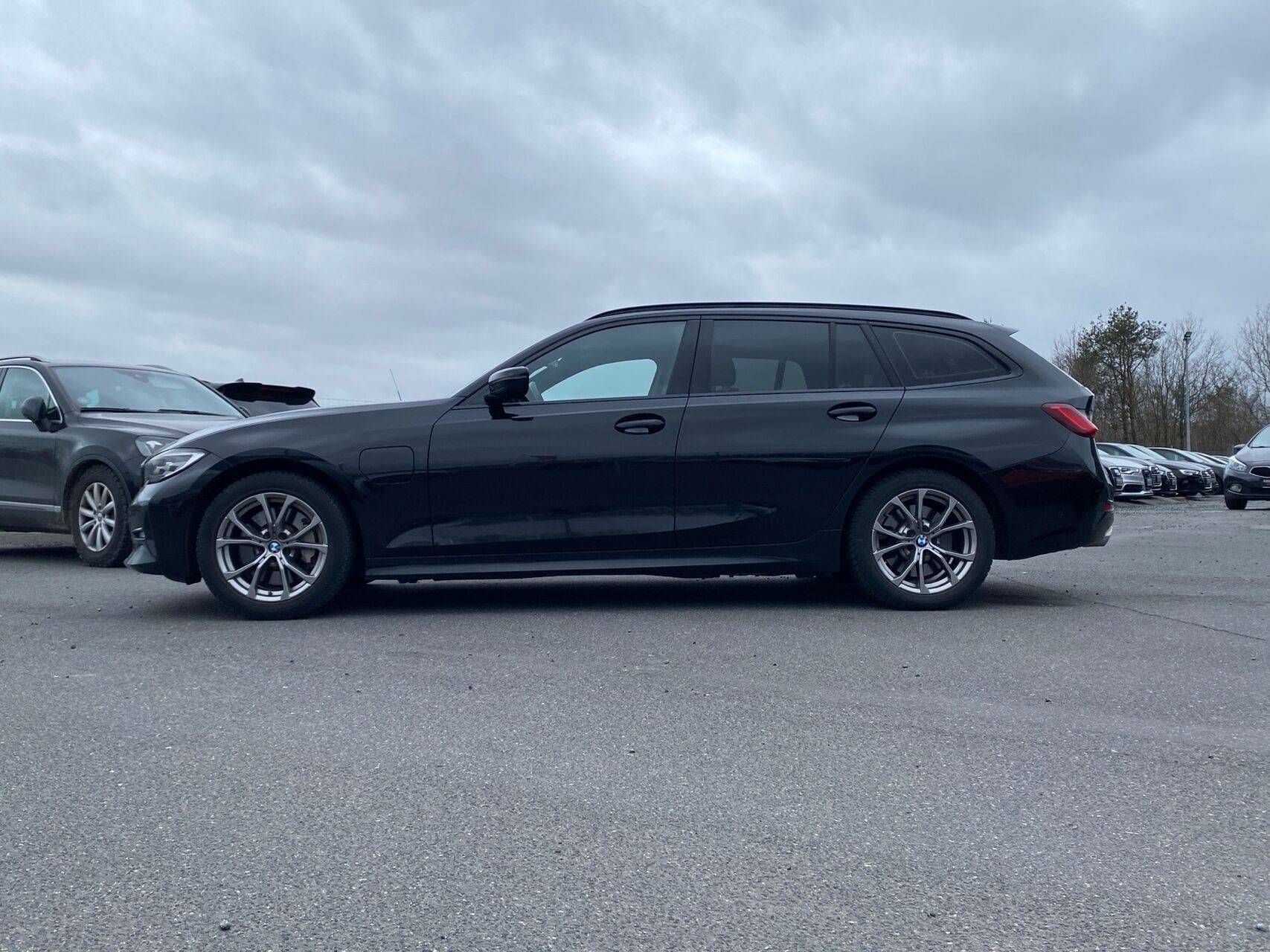 BMW 330e 2,0 Touring Plugin-hybrid Sport Line Steptronic 292HK Stc 8g Aut.