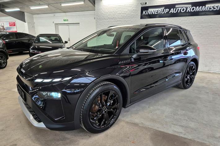 Sort Skoda Elroq fra 2025 set udefra