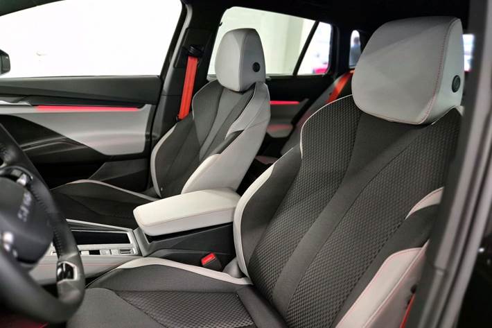 Sort Skoda Elroq fra 2025